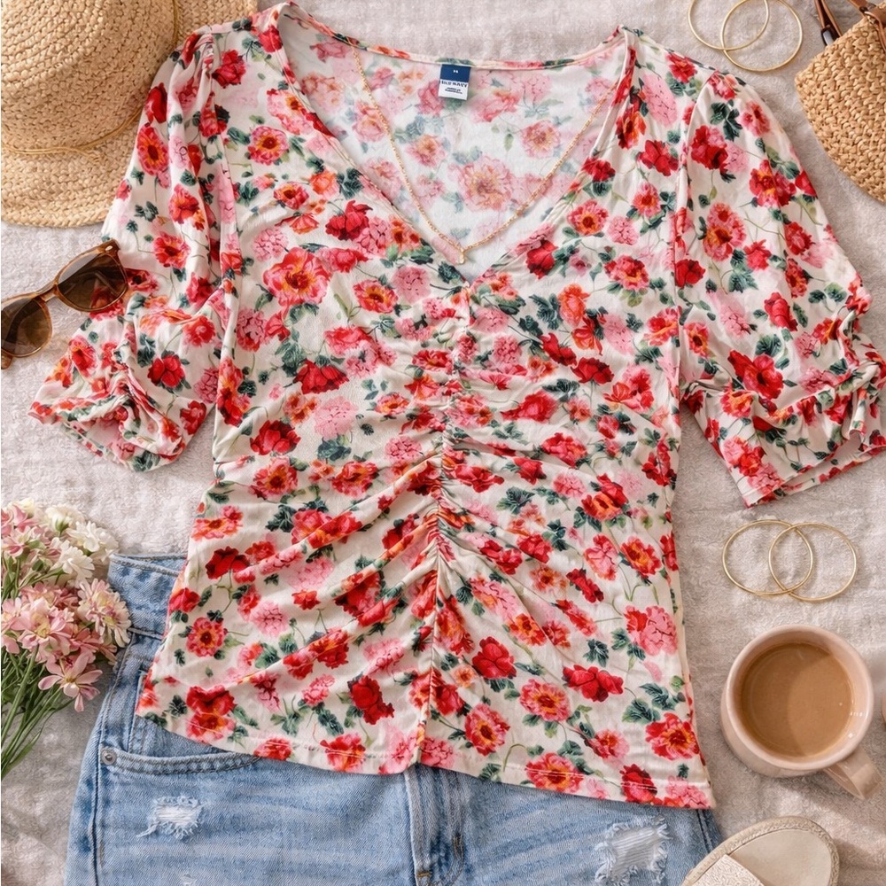 Old Navy Pink Floral Ruched V-Neck Blouse Medium Romantic Top